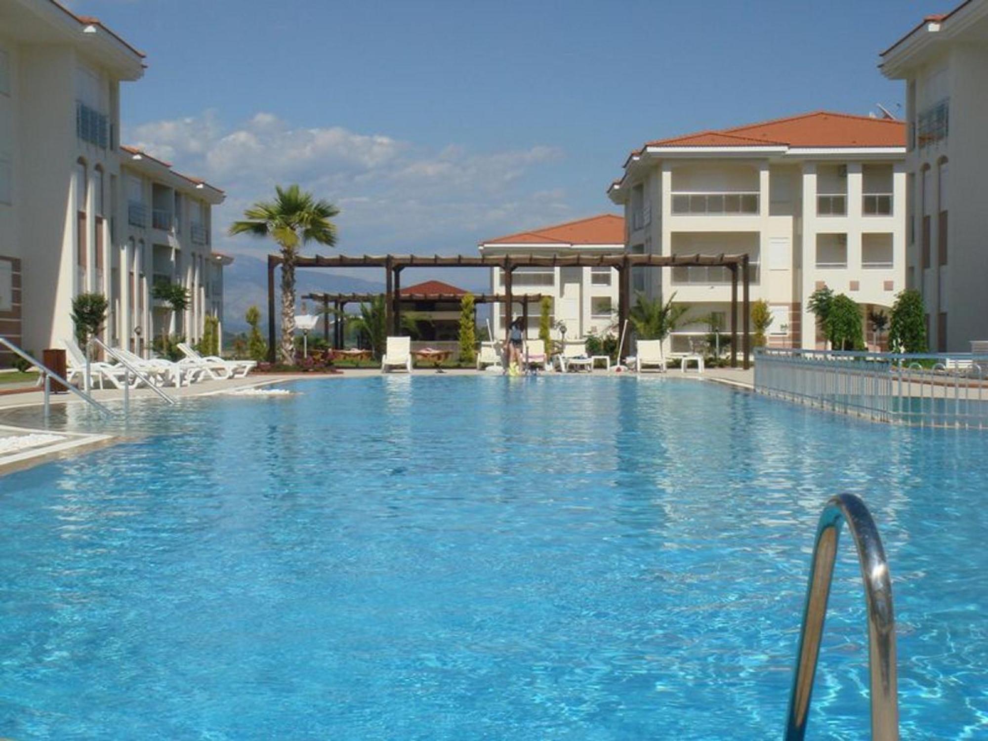 Beautiful Bright 3 Bed In Popular Sought After Private Gated Community Holiday home